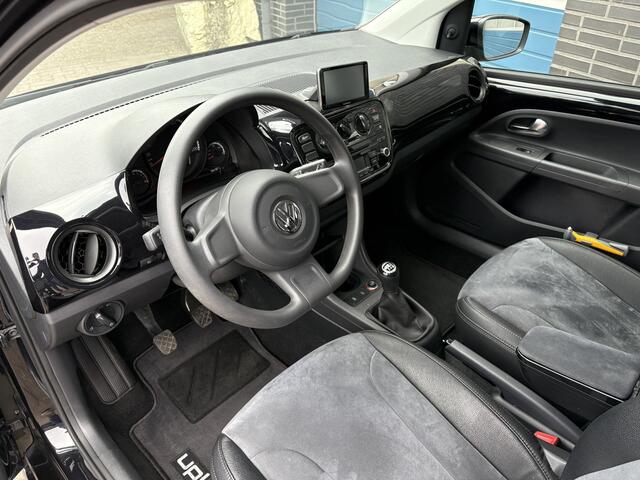 Volkswagen UP! 1.0 move up! BlueMotion, airco, navi.