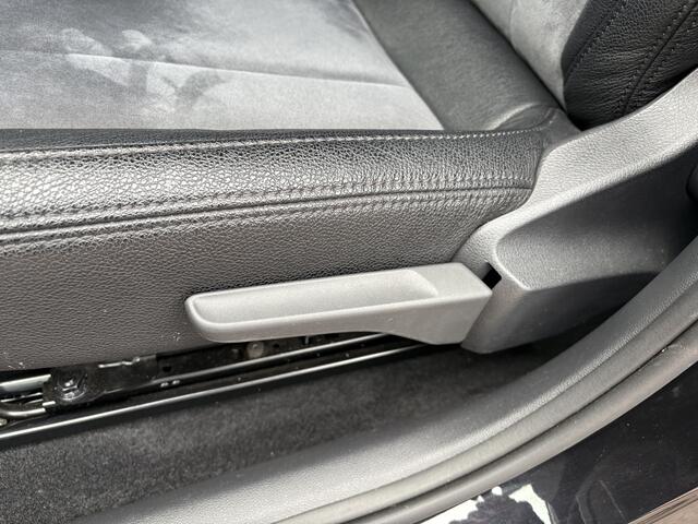 Volkswagen UP! 1.0 move up! BlueMotion, airco, navi.