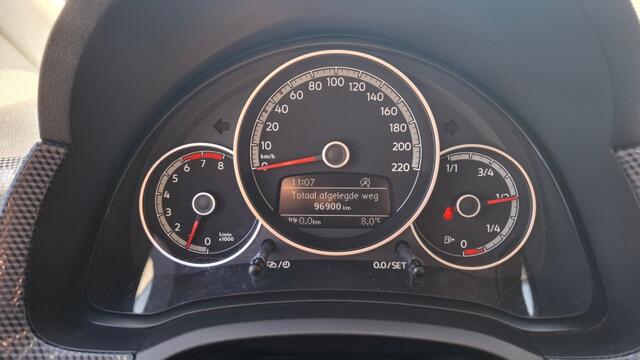 Volkswagen UP! 