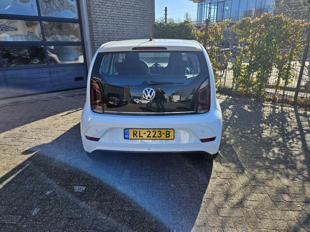 Volkswagen UP! 1.0 BMT high up!
