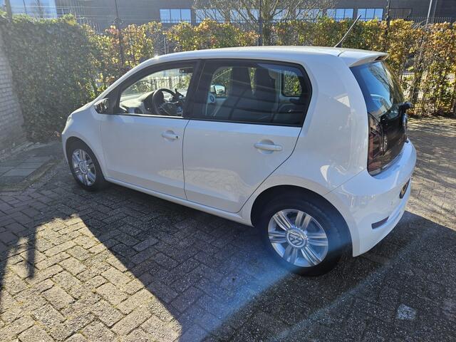 Volkswagen UP! 1.0 BMT high up!