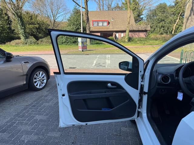 Volkswagen UP! 1.0 BMT move up!