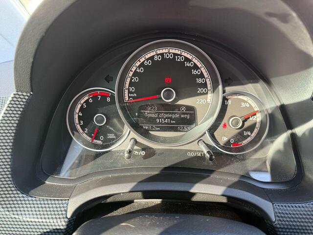 Volkswagen UP! 1.0 BMT move up!