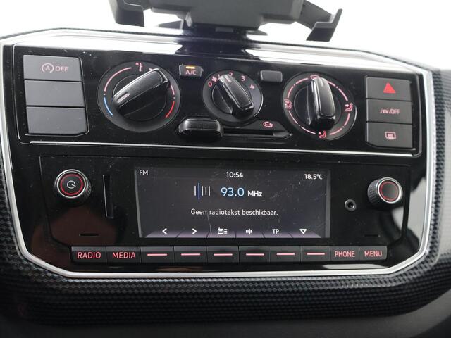Volkswagen UP! 1.0 | 65 PK | Airco | Regensensor | DAB+ radio |