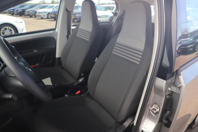 Volkswagen UP! 1.0 BMT Move up! 5DRS Airco Radio Bluetooth All-Season Banden NAP!