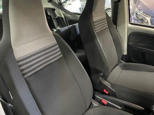 Volkswagen UP! 1.0 BMT MOVE UP! / LED / BLUETOOTH / AUX / AIRCO / ISOFIX