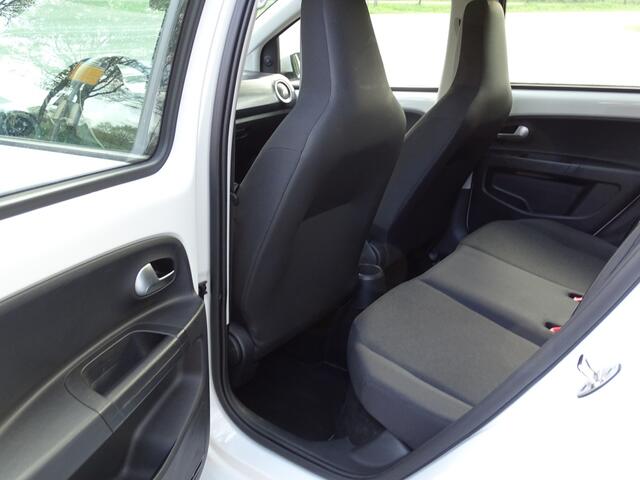 Volkswagen UP! 1.0 Dab PDC Clima Camera