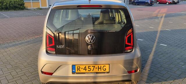 Volkswagen UP! 1.0 | NL AUTO | Luxe Uitvoering | Achteruitrijcamera | 5 deurs | Airco | Cruise Control |