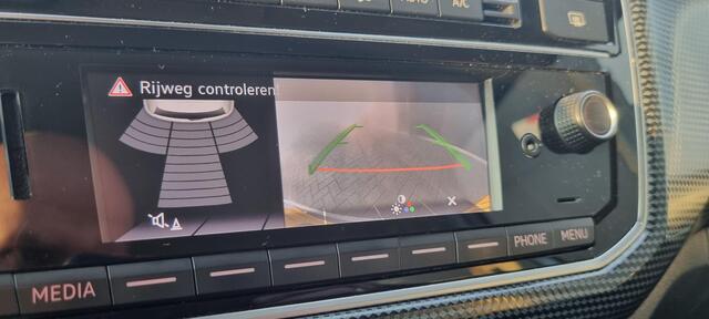 Volkswagen UP! 1.0 | NL AUTO | Luxe Uitvoering | Achteruitrijcamera | 5 deurs | Airco | Cruise Control |