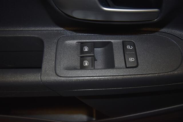Volkswagen UP! 1.0 BMT move up! , CLIMATRONIC , CR CONTROL , A UITRIJ CAM , PDC A ,
