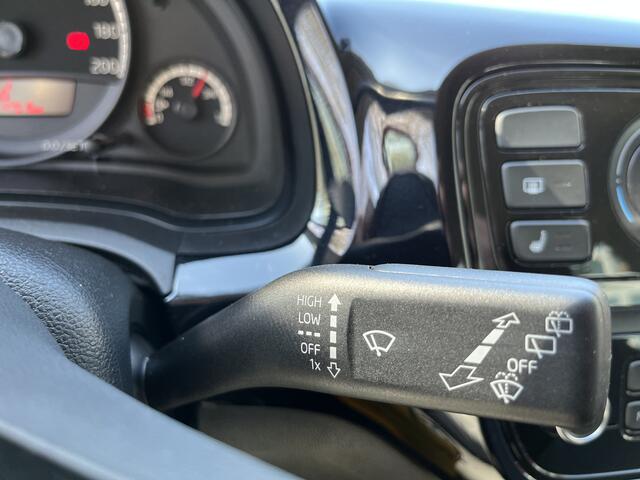 Volkswagen UP! 1.0 BMT take up! | STOELVERWARMING | AIRCO | LM 15"