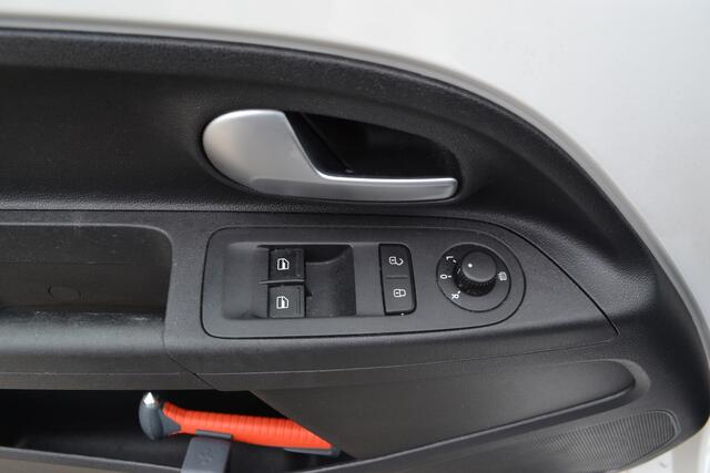 Volkswagen UP! 1.0 BMT move up! Pdc Cruise Trekhaak Airco