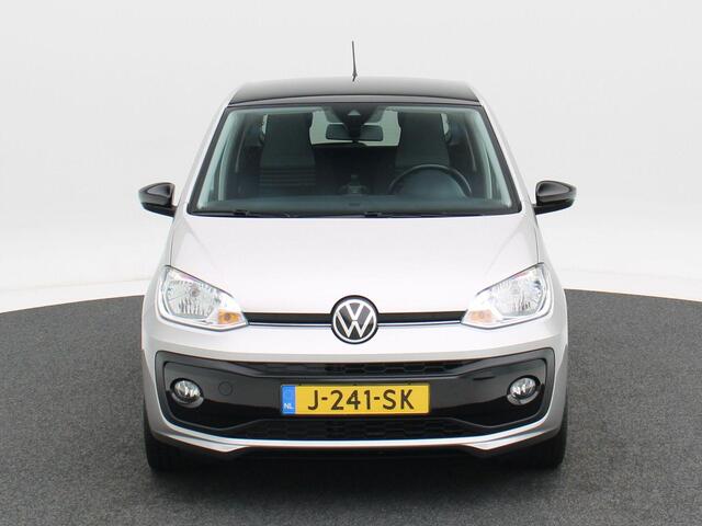 Volkswagen UP! 1.0 R-Line | Cruise Control | Climate Control | Bluetooth | Lane Assist | Privacy Glass | 17 Inch | 99.812 Km!!