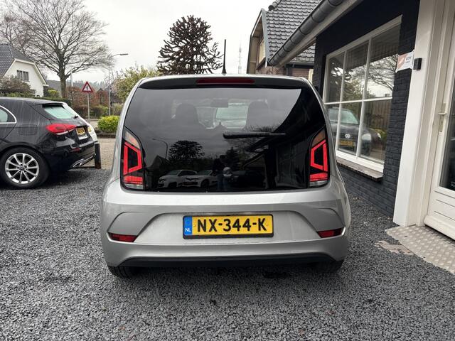 Volkswagen UP! 1.0 NIEUWSTAAT | GTI INTERIEUR | AIRCO | 5DRS | BLACK PAKKET