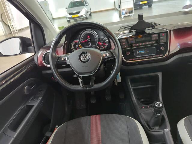 Volkswagen UP! 1.0 BMT 60pk high up! Panoramadak Climate Control Camera Cruise Control