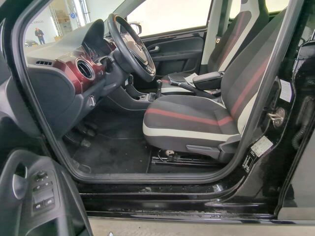 Volkswagen UP! 1.0 BMT 60pk high up! Panoramadak Climate Control Camera Cruise Control