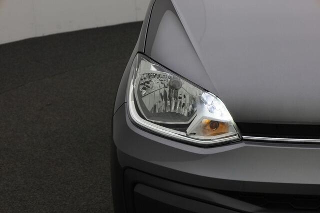 Volkswagen UP! 1.0 65 pk | Achteruitrijcamera | Navigatie via App | Cruise
