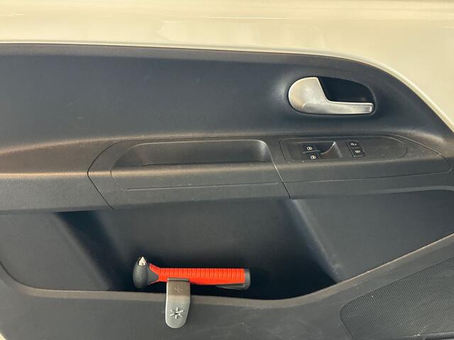 Volkswagen UP! 1.0 65pk move up! / Airco / Bluetooth / DAB+ digitale radio