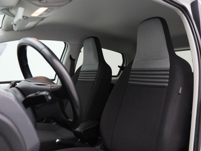 Volkswagen UP! 1.0 Move up! | Cruise Control | Achterruitrijcamera | Privacy Glass | 16 Inch | 33.154 Km!!