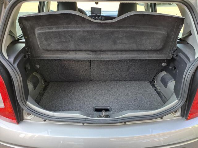 Volkswagen UP! 1.0 move up! BlueMotion