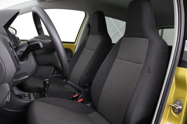 Volkswagen UP! 1.0 Take Up! | Airco | Elektrische ramen | Radio | LED | Honey Yellow Metallic