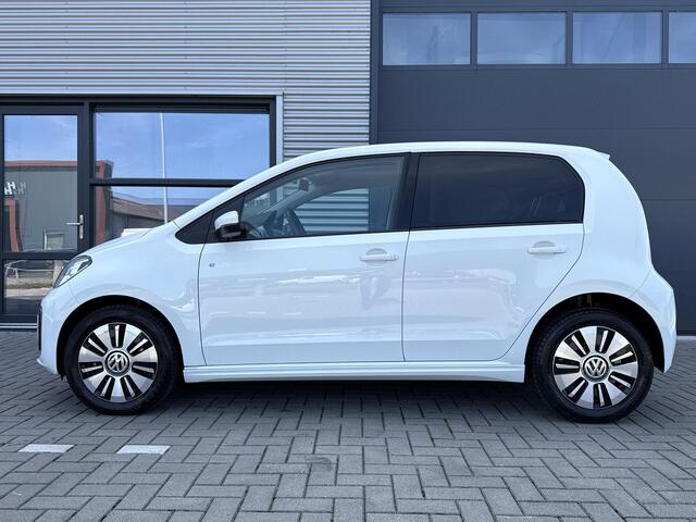Volkswagen UP! e-Up! e-up! SOH 86.4% ?Camera ?Bluetooth ?Stoelverwarming ?Climate ?Cruise ?Parkeersensoren ?Sfeerverlichting ?Lichtmetaal