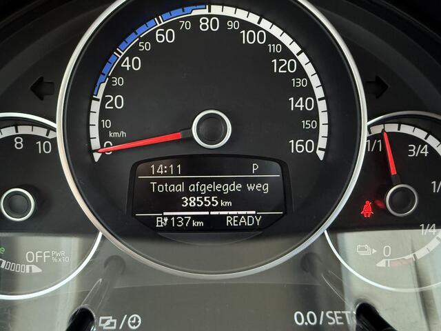 Volkswagen UP! e-Up! e-up! SOH 86.4% ?Camera ?Bluetooth ?Stoelverwarming ?Climate ?Cruise ?Parkeersensoren ?Sfeerverlichting ?Lichtmetaal