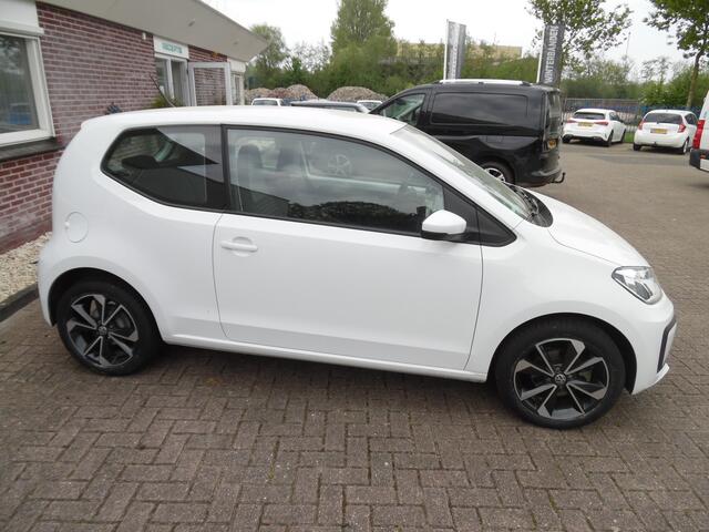 Volkswagen UP! vw move up