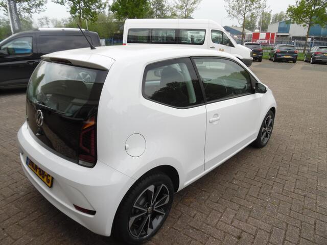 Volkswagen UP! vw move up