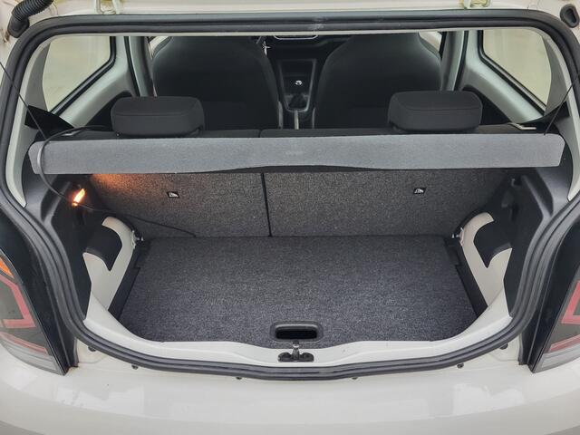 Volkswagen UP! 1.0 BMT move up! | Verwacht | PDC | Cruise | 4-seizoen banden |