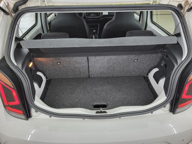 Volkswagen UP! 1.0 BMT move up! | Verwacht | PDC | Cruise | 4-seizoen banden |