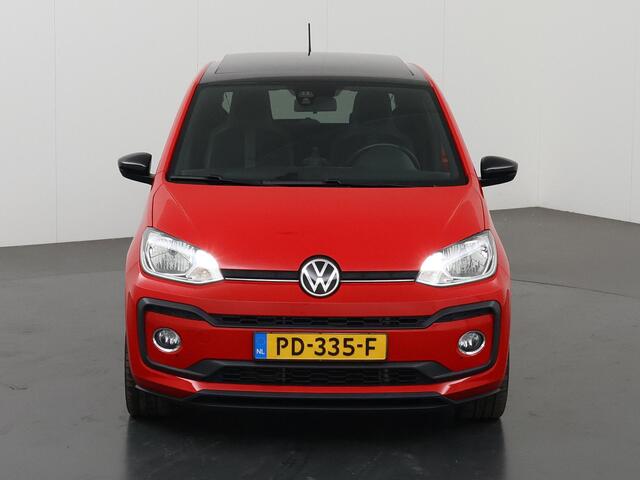 Volkswagen UP! 1.0 TSI BMT high up! | Panoramadak | Camera | Apple CarPlay/Android Auto | Cruise Control | Climate Control | Black Pack |