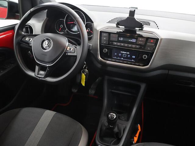 Volkswagen UP! 1.0 TSI BMT high up! | Panoramadak | Camera | Apple CarPlay/Android Auto | Cruise Control | Climate Control | Black Pack |