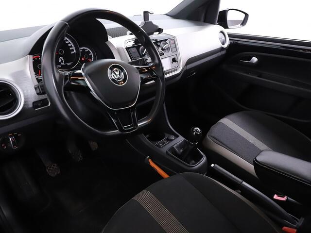 Volkswagen UP! 1.0 BMT high up! Panodak 05-2018
