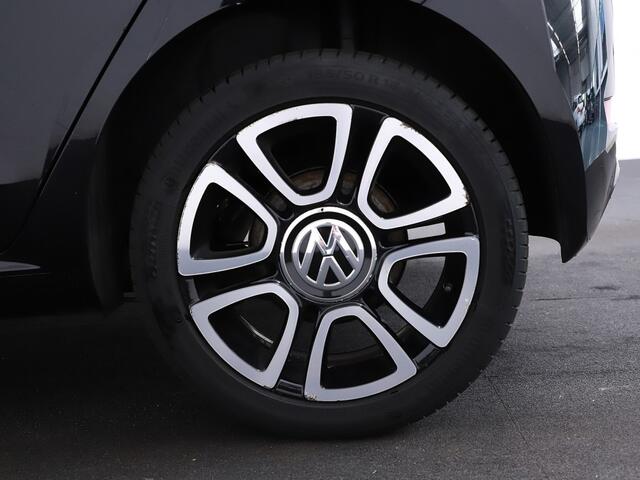 Volkswagen UP! 1.0 BMT high up! Panodak 05-2018