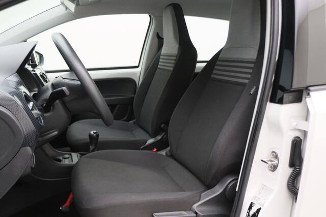 Volkswagen UP! 1.0 BMT move up! 5-Deurs, LED, Airco, DAB, Front Assist