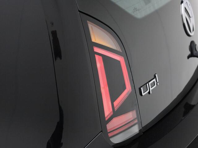 Volkswagen UP! 1.0/60PK BMT move up! Airco · DAB ·