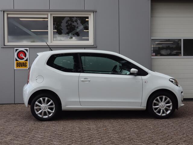 Volkswagen UP! 1.0 move up! BlueMotion / navi