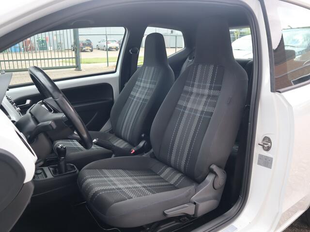 Volkswagen UP! 1.0 move up! BlueMotion / navi