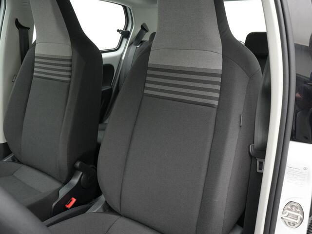 Volkswagen UP! 1.0 65 pk | Achteruitrijcamera | LED dagrijverlichting | Parkeersensoren achter | Cruise Control | Climatronic