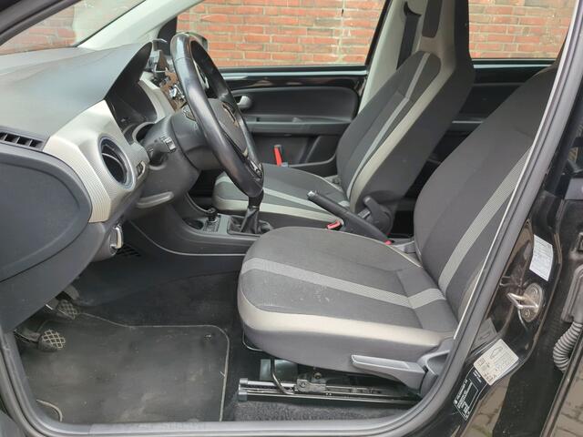 Volkswagen UP! 1.0 BMT high up! / PARK. SENSOREN/ AIRCO/ 15" LMV
