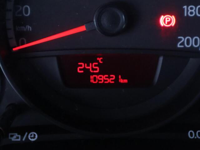 Volkswagen UP! 1.0 Move Up! BlueMotion | Navigatie | Airco | Lichtmetalen velgen |