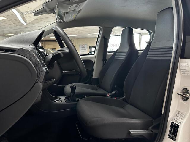 Volkswagen UP! 1.0 BMT move up! /Maps + More! /DAB+! /5-Drs /Airco /Elek. pakket /C.V. afstand /Bluetooth /AUX /Regensensor /Isofix /LED Dagrijverl.
