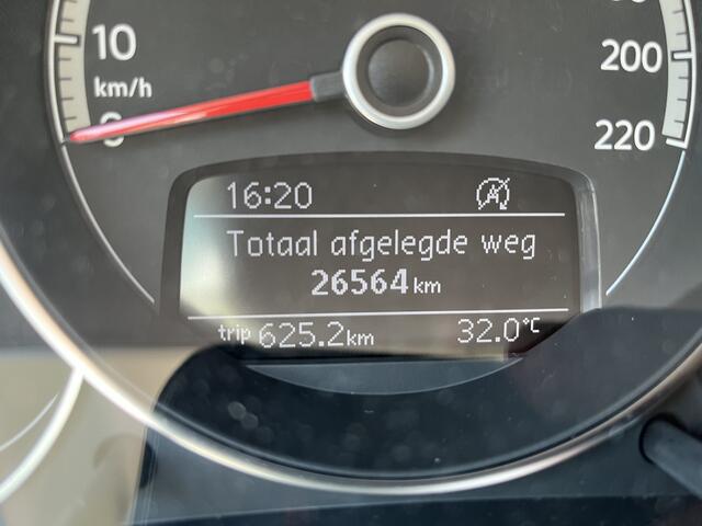 Volkswagen UP! 1.0 BMT high up! / CRUISE/ ZEER ZUINIG/ BLUETOOTH/ AIRCO/ MULTIFUNCTIONEEL STUUR/ START-STOP SYSTEEM/ RADIO/ AUX/ ISOFIX/ 15'' LMV