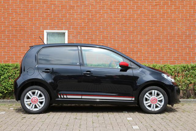 Volkswagen UP! 1.0 BMT up! beats UNIEK! | NL-auto | beats audio! | 5 deuren | Airco | Cruise control | Lichtm. velgen | Camera | Parkeersensoren |