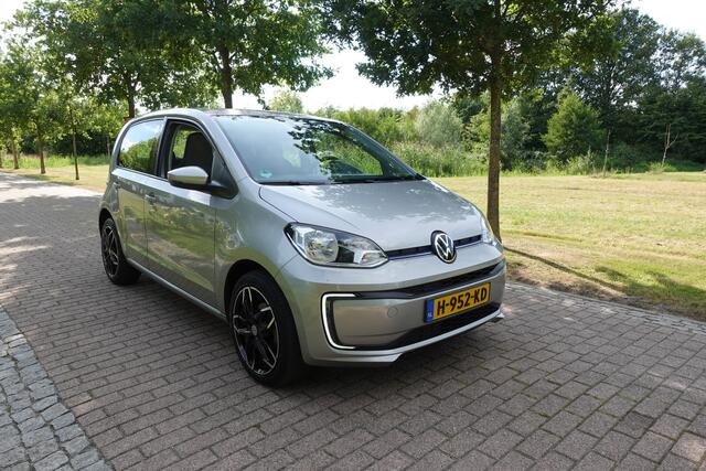 Volkswagen UP! e-Up! e-up! | DAB | 16 INCH | Camera | Stoelverw. | Voorruitverw. | Cruise Control |