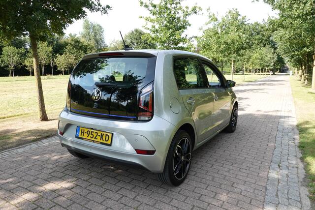 Volkswagen UP! e-Up! e-up! | DAB | 16 INCH | Camera | Stoelverw. | Voorruitverw. | Cruise Control |