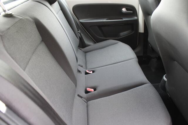 Volkswagen UP! 1.0 BMT high up! AUTOMAAT - AIRCO - 5-DEURS