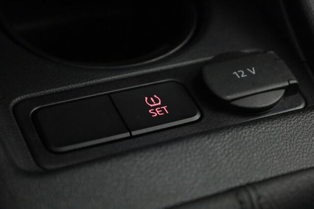 Volkswagen UP! 1.0 60 pk | Achteruitrijcamera | Cruise Control | Airco | LED dagrijverlichting | DAB