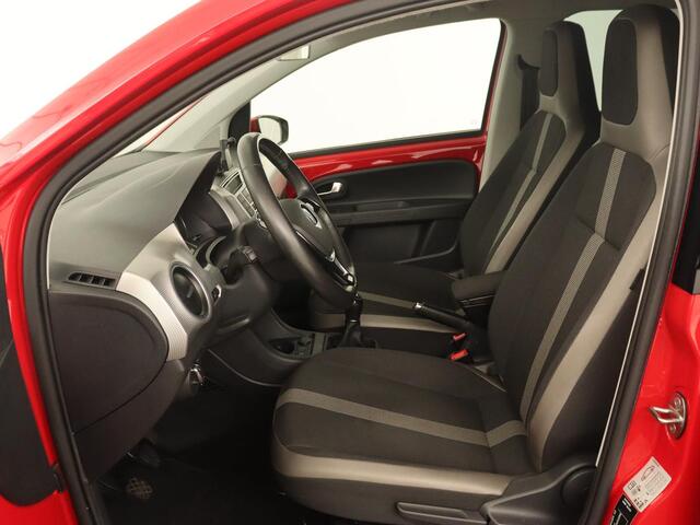 Volkswagen UP! 1.0 High Up! | Stoelverwarming | Climate control | Cruise control | Parkeerhulp | 16'' Lichtmetalen velgen | Bluetooth